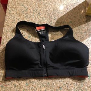 Under Armour Sports Bra-38D zipper front